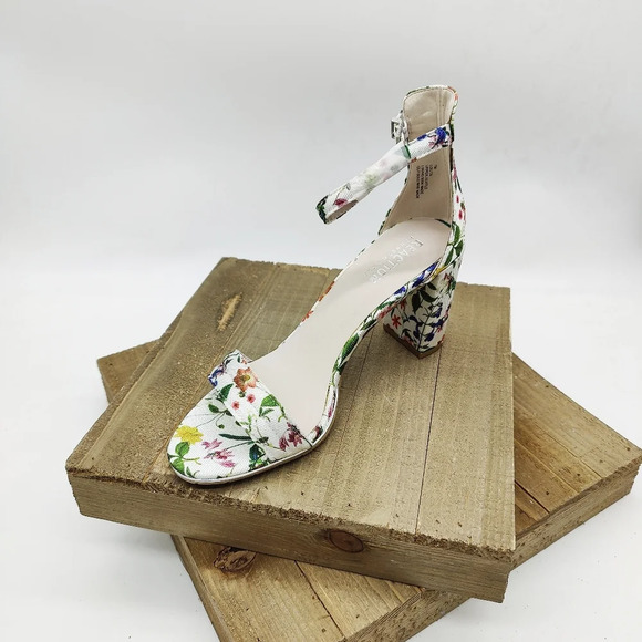 Spring Kenneth Cole Reaction Floral Heels / Size 7 - Picture 1 of 5